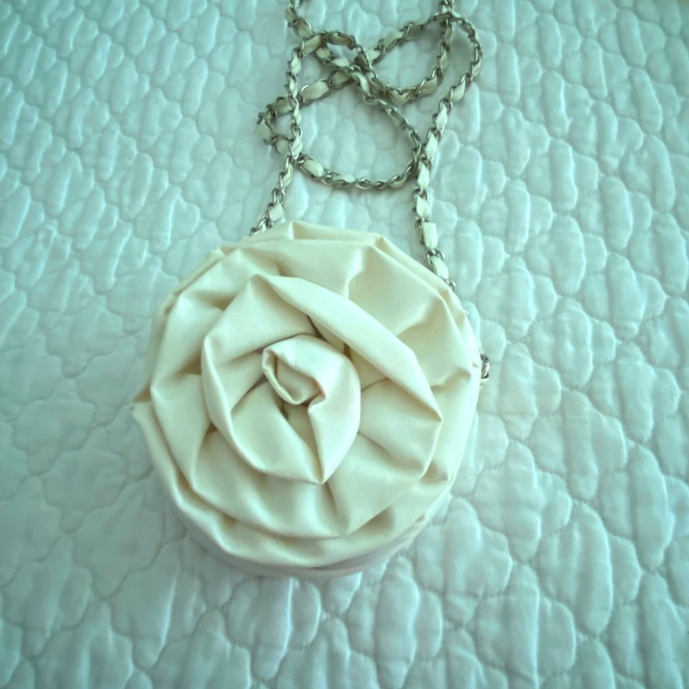 Cute Flowered Tiny Purse - image 1